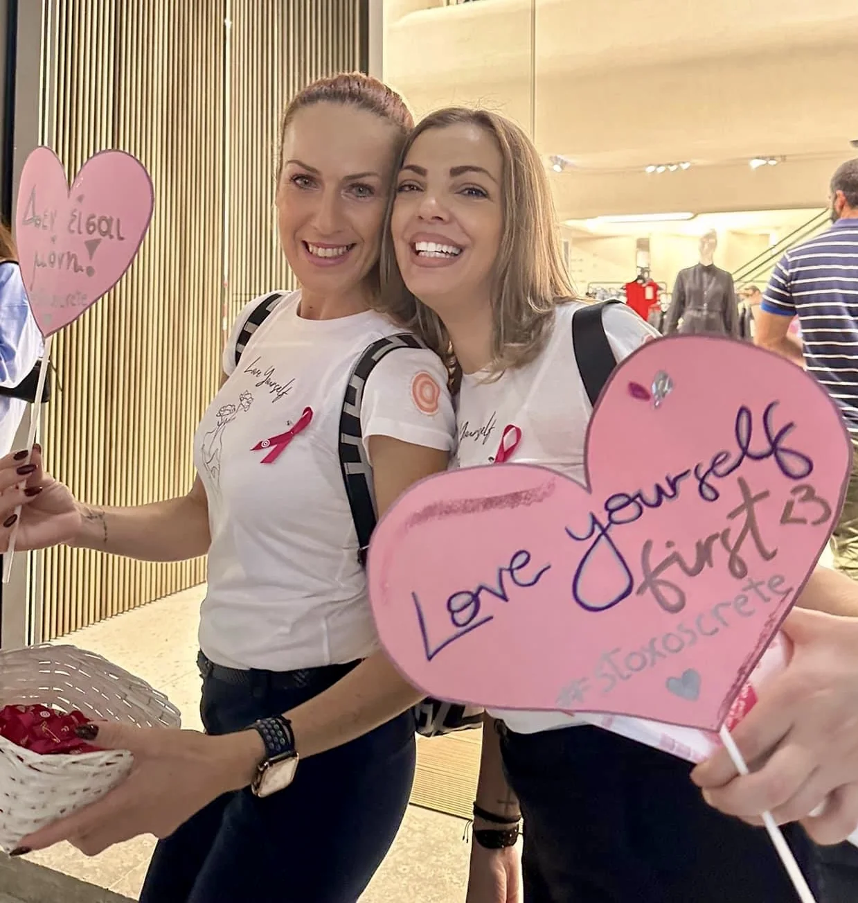 Εθελόντριες της Pink Promise σε κοινή δράση